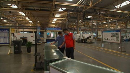 姜堰1700多名駐廠員聞令而動(dòng) 精準(zhǔn)服務(wù)技術(shù)開發(fā) 護(hù)航企業(yè)高質(zhì)量發(fā)展